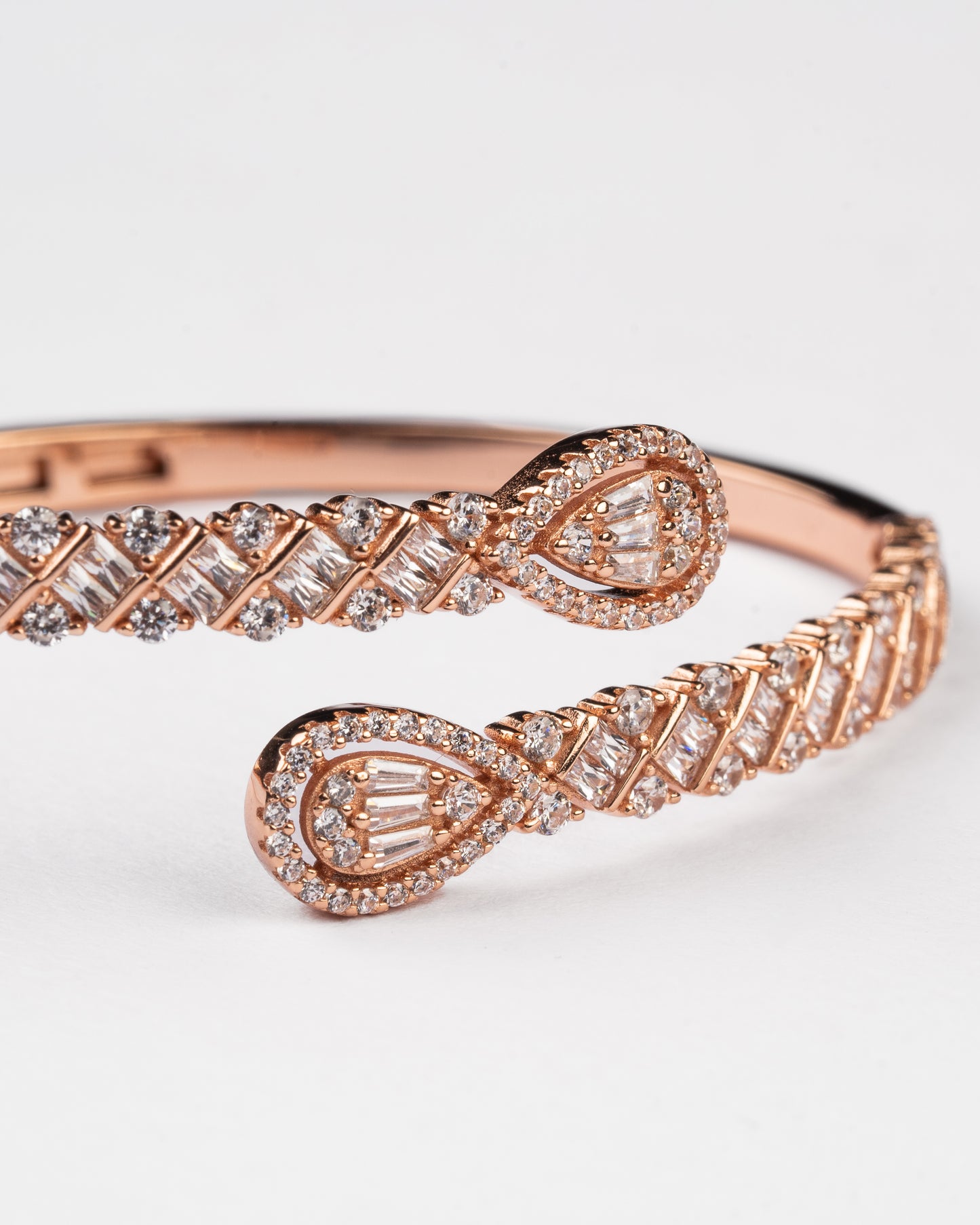 Rosé Embrace Bangle