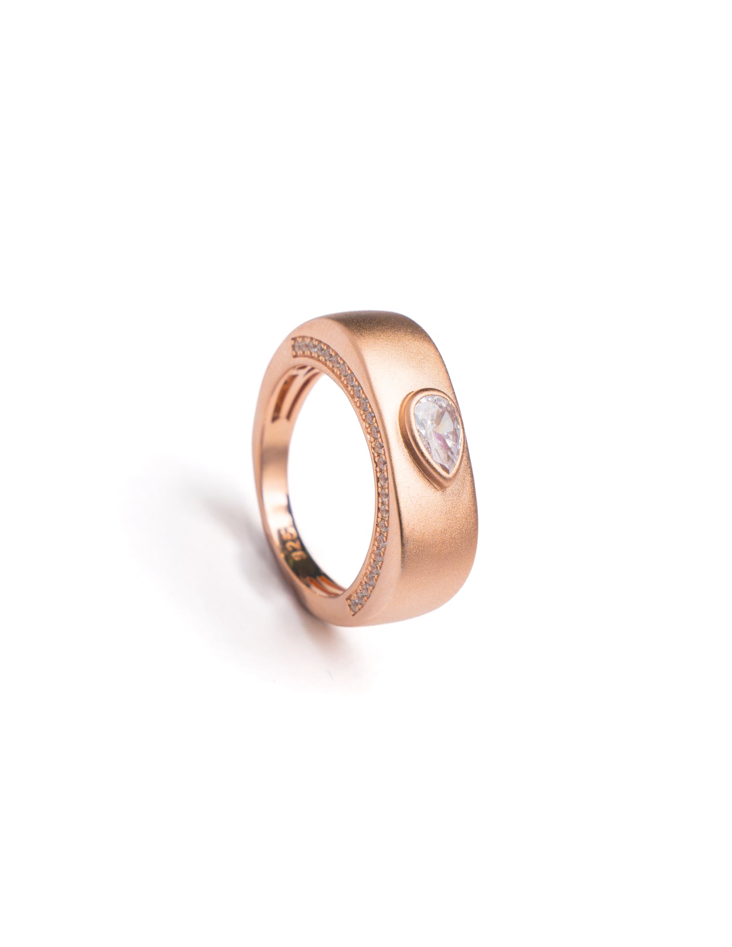Noto stone studded ring