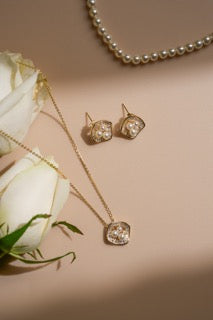 Hyacinth Pearl Quatrefoil Set