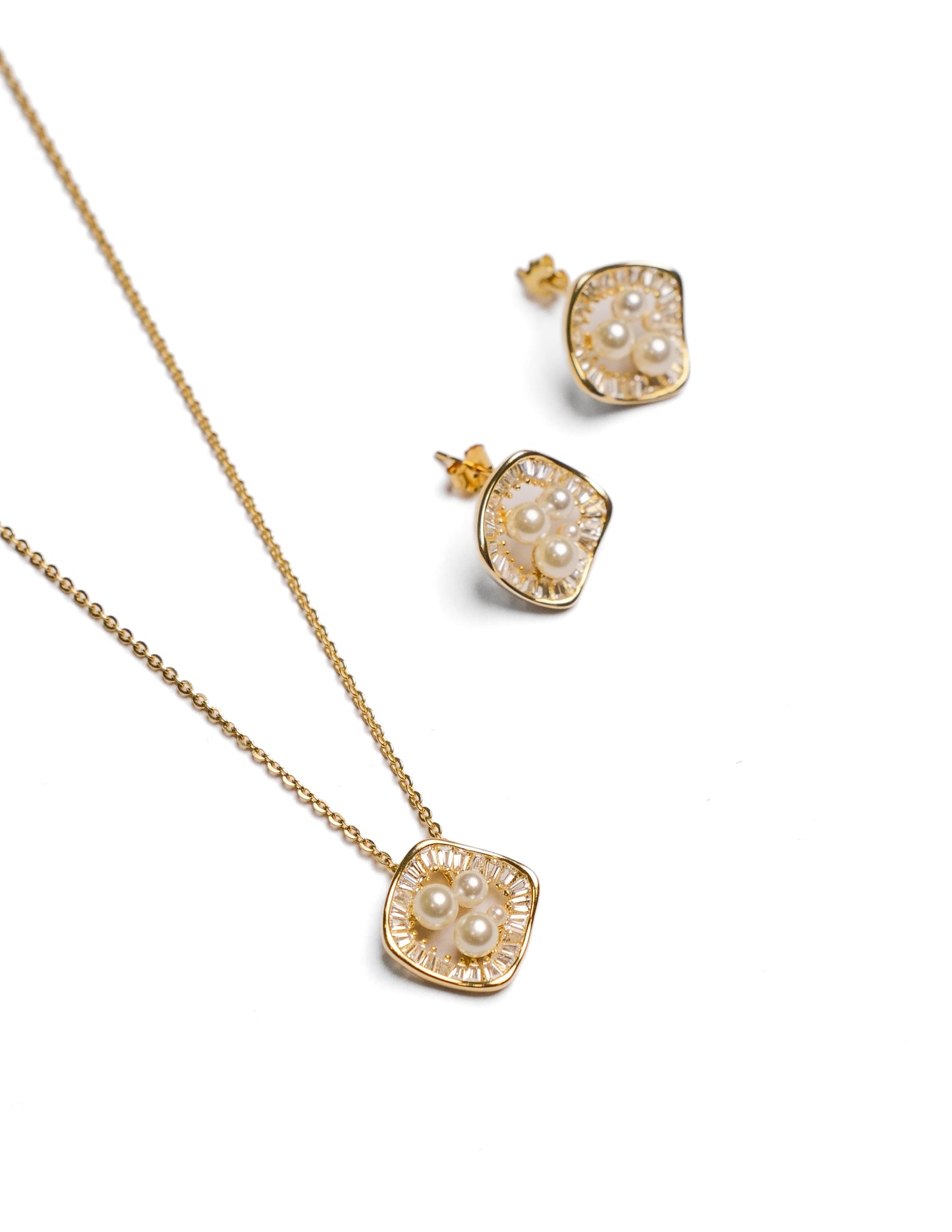 Hyacinth Pearl Quatrefoil Set