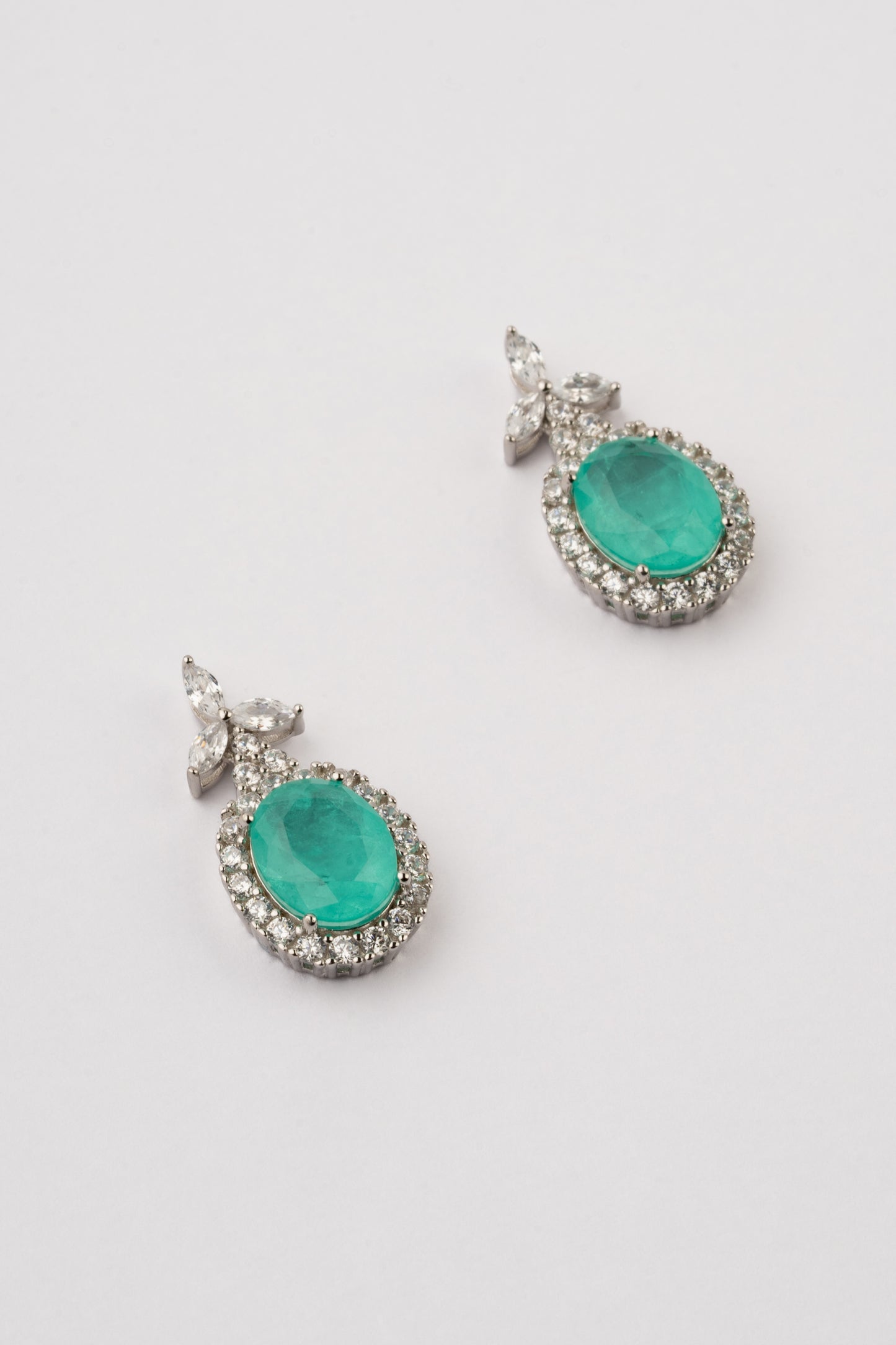 Emilia Oval Silver Earring