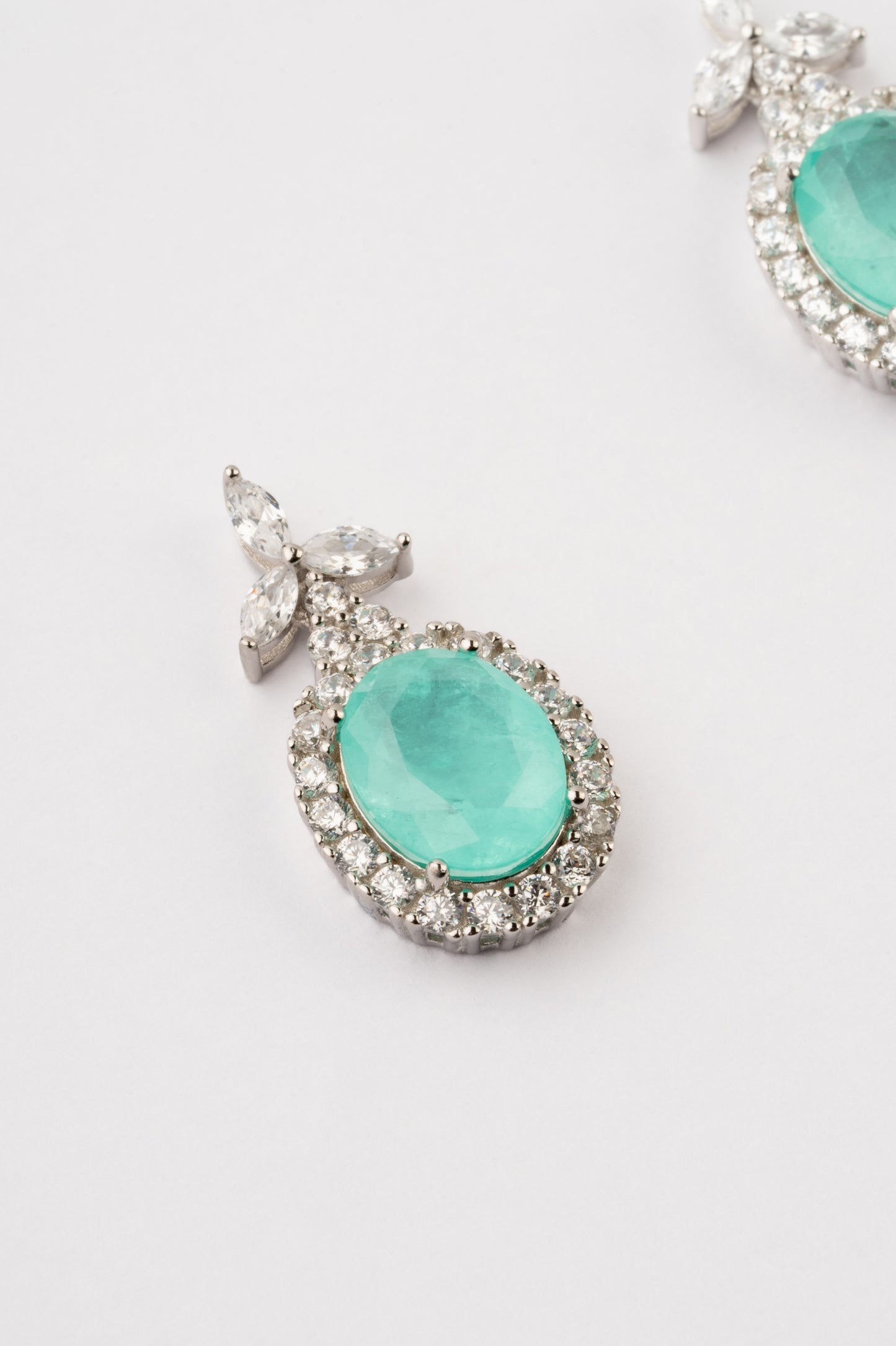 Emilia Oval Silver Earring